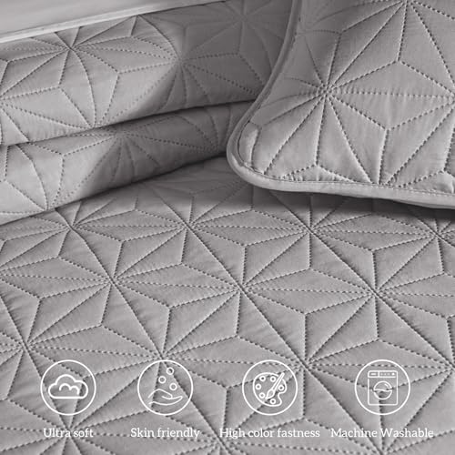 Whale Flotilla Soft Queen Quilt Bedding Set Lightweight Bedspread
