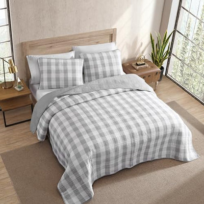 Eddie Bauer- Twin Quilt Set, Cotton Reversible Bedding with Matching Sham, Home Decor for All Seasons (Lakehouse Plaid Light Grey, Twin)