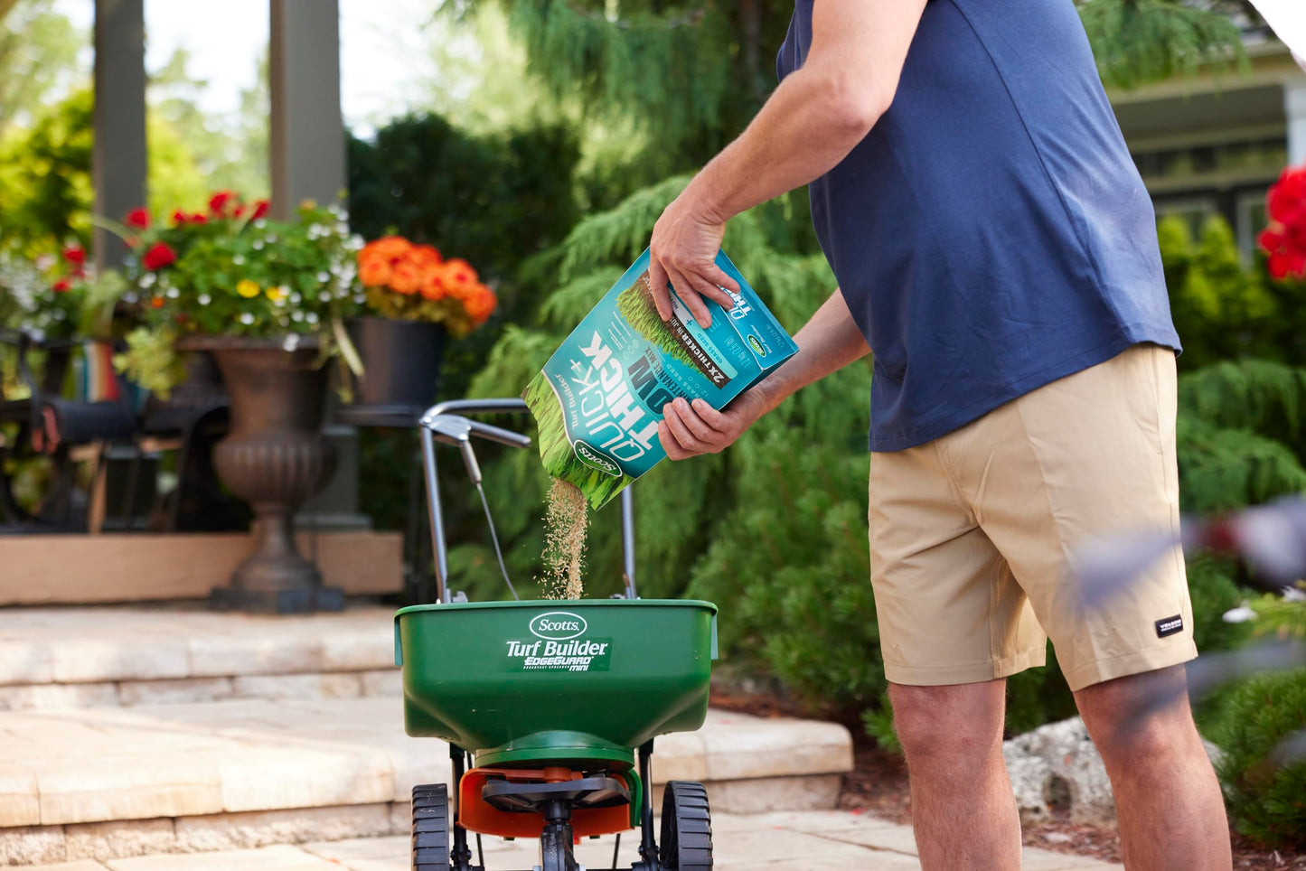 Scotts Turf Builder Quick + Thick Low Maintenance Grass Seed Mix, 1.2kg (182 sq Meters / 1,965 sq feet Coverage) | Grow Thick Green Grass with Less Work, Less Mowing (Easy Lawn Care)