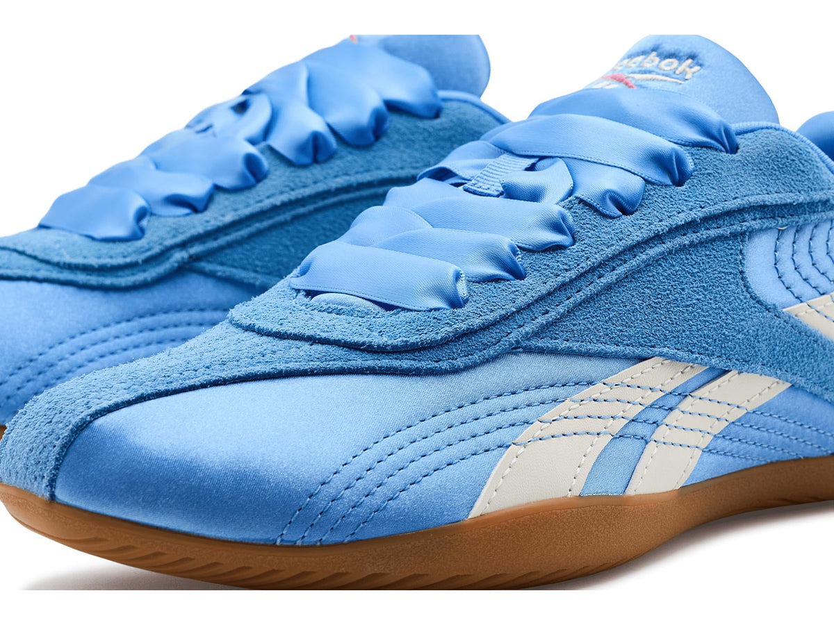 Reebok Women's Ultra Lo Sneaker, Periblue/Chalk/Gum, Size 9