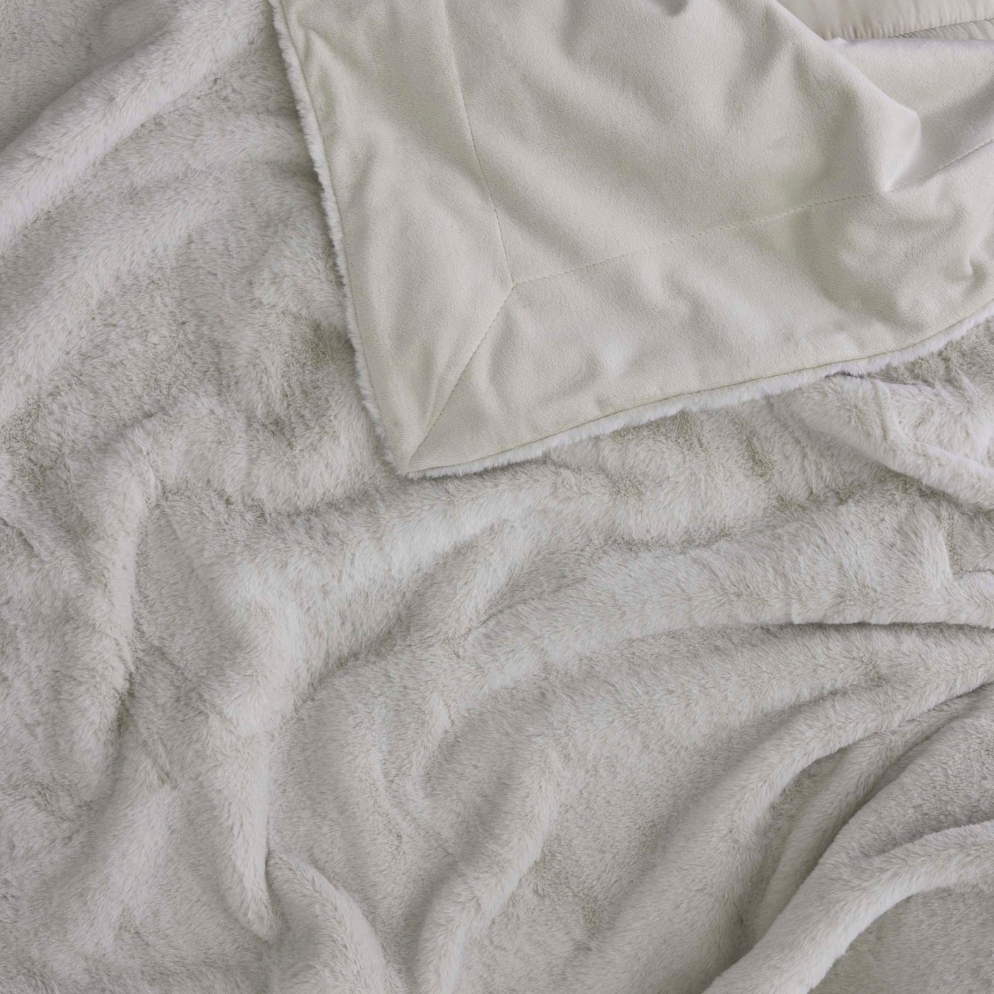 Hush Luxe Faux Fur Throw Blanket | Ultra-Soft, Plush, Warm & Cozy Decorative | Throw for Sofa & Bed | Ivory